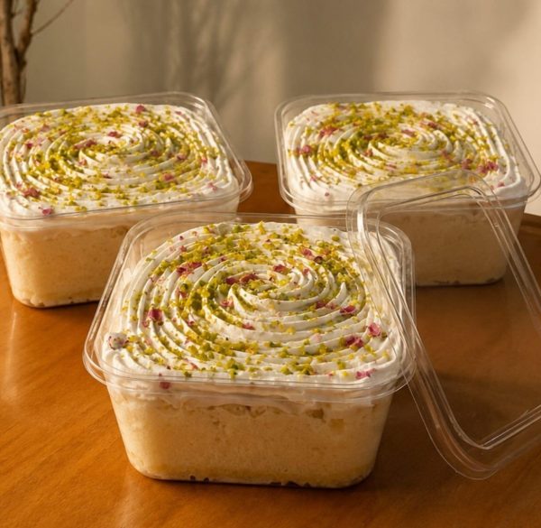 کیک سه شیر پسته